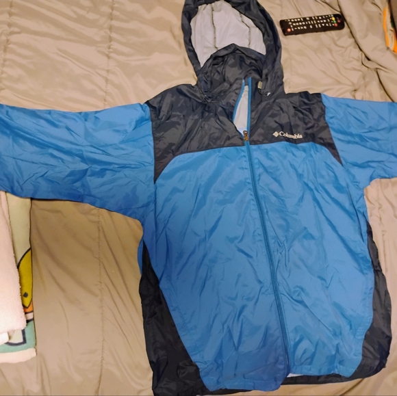 Columbia windbreaker/rain zip up jacket. size M - Picture 2 of 4